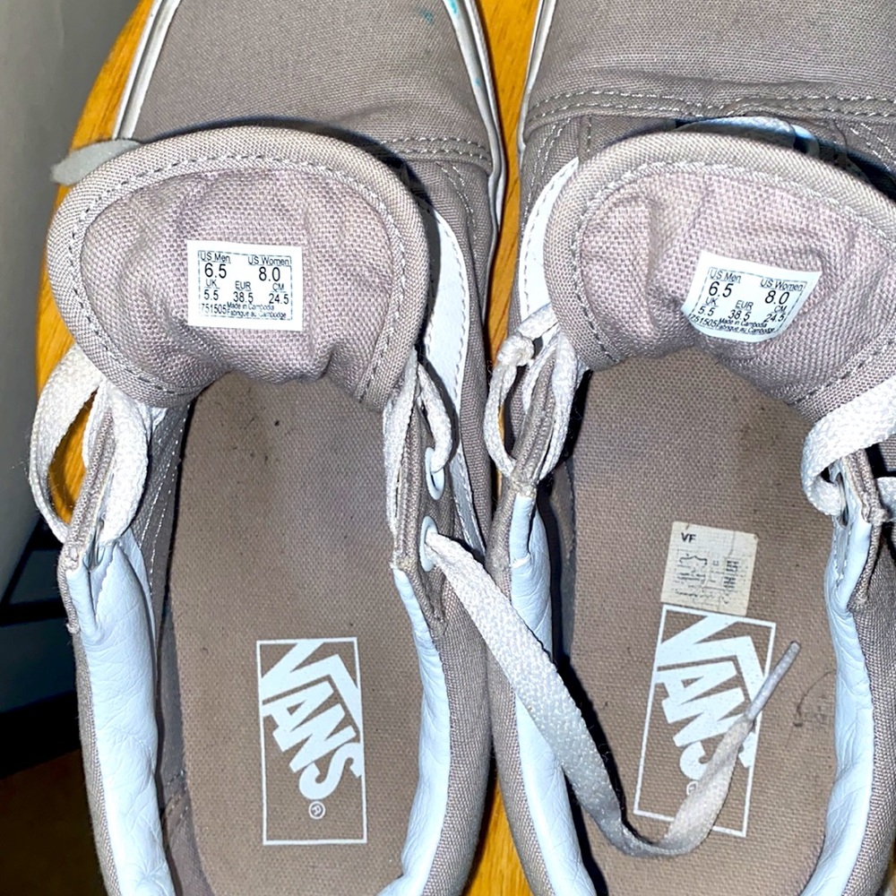 Vans - Picture 4 of 5